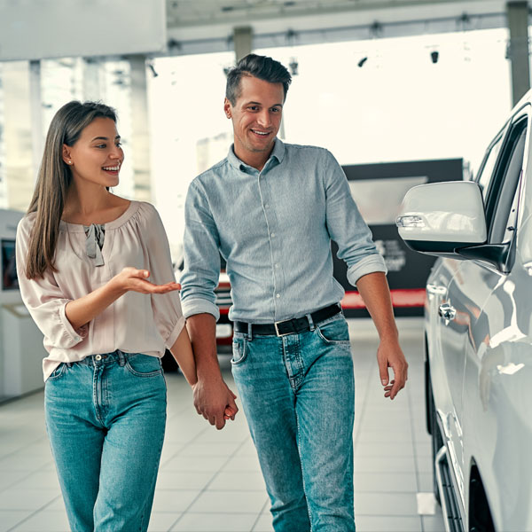 couple shopping for a new vehicle